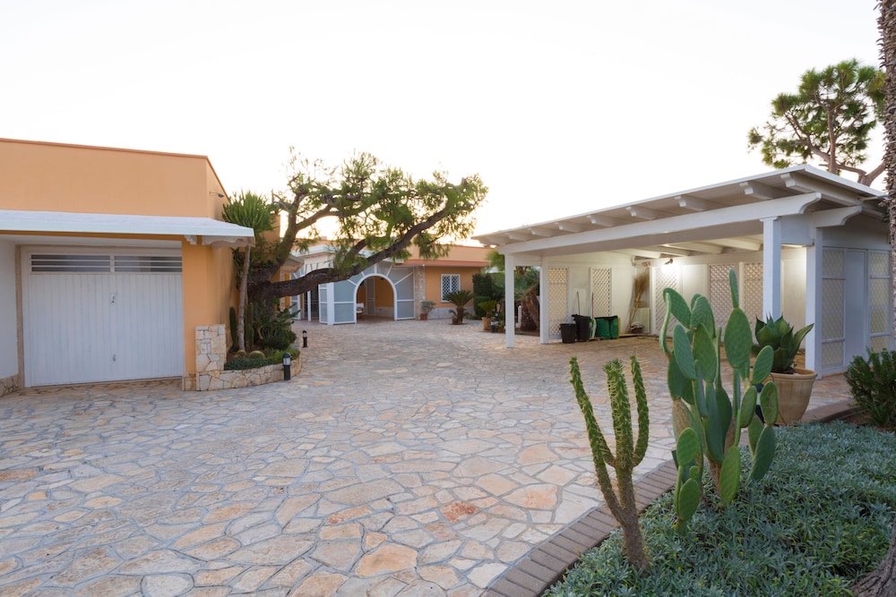 Villa Solare con piscina fronte mare view 2