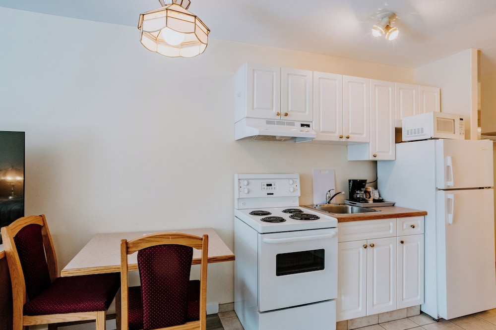 Western Budget Motel Plus Mosaic Suites