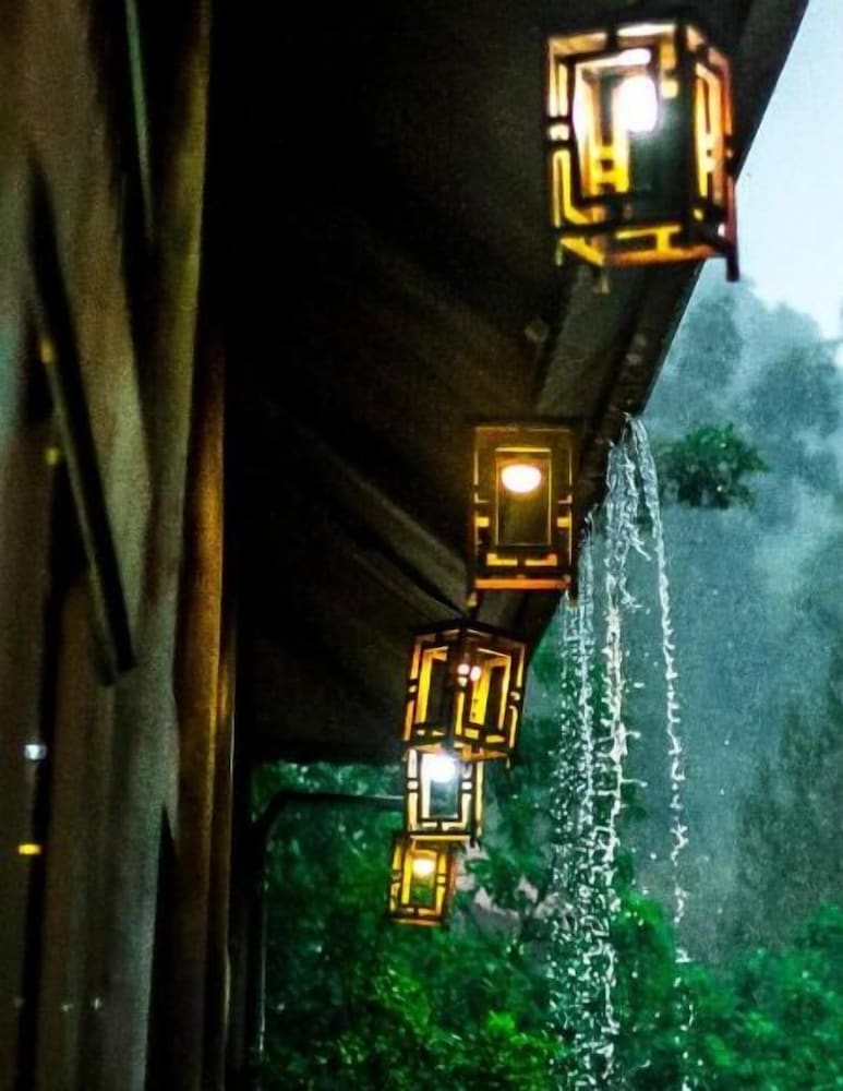 Cat Ba Eco Lodge