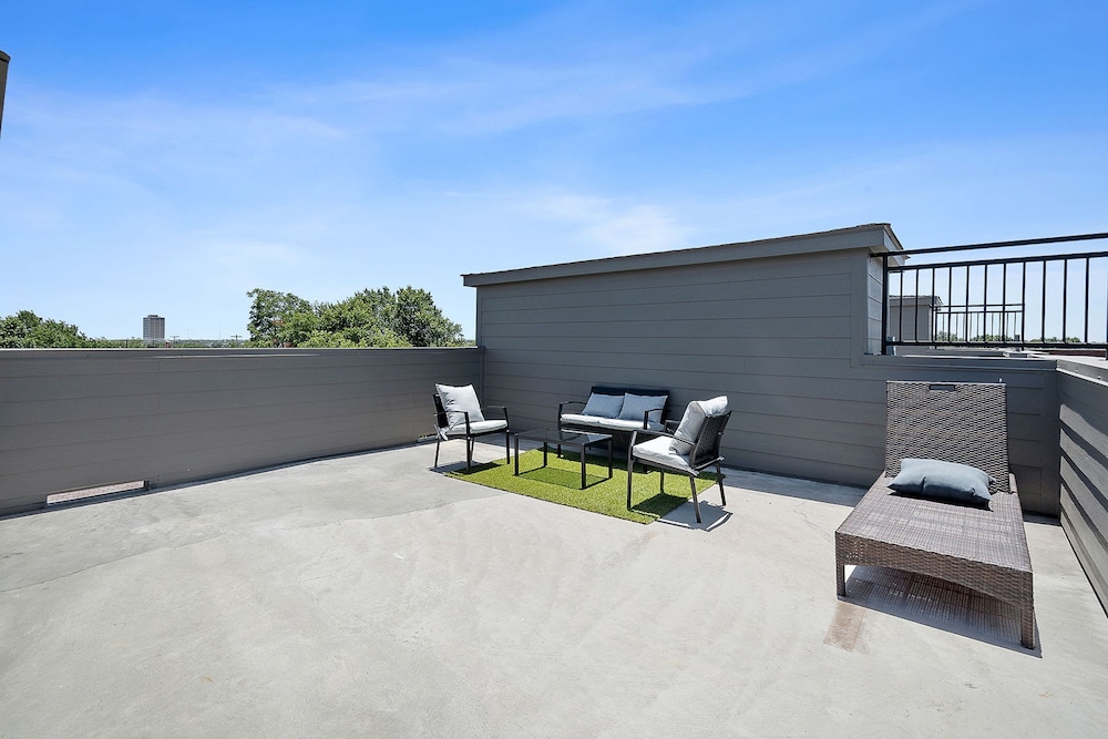 Modern Townhome Rooftop Backyard Garage
