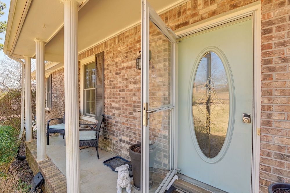 Family Home w/ Furnished Deck in Fairview!