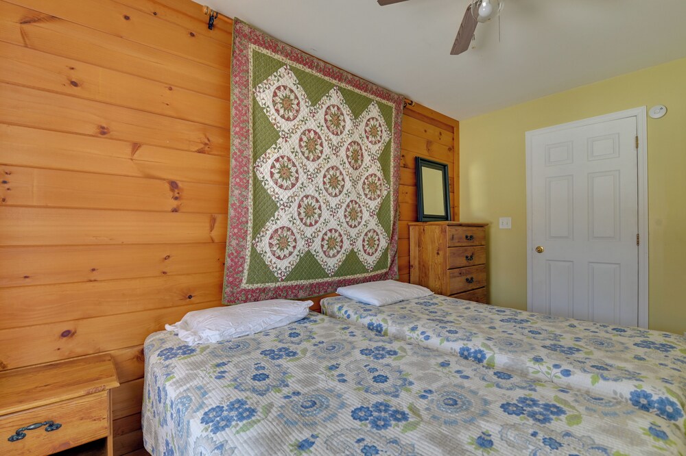 Waterfront Lake George Retreat w/ Shared Dock