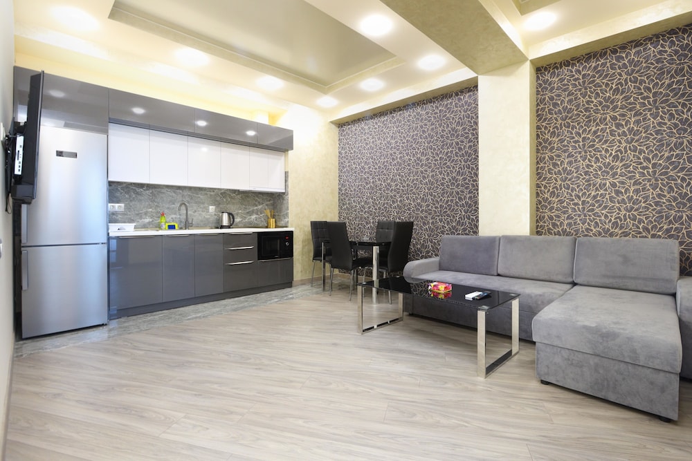 Stay Inn next to Dalma Mall
