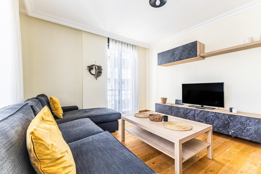 Minimal Flat 10 min to Caddebostan Coast