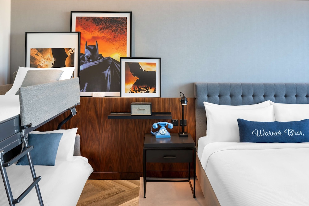The WB Abu Dhabi, Curio Collection by Hilton