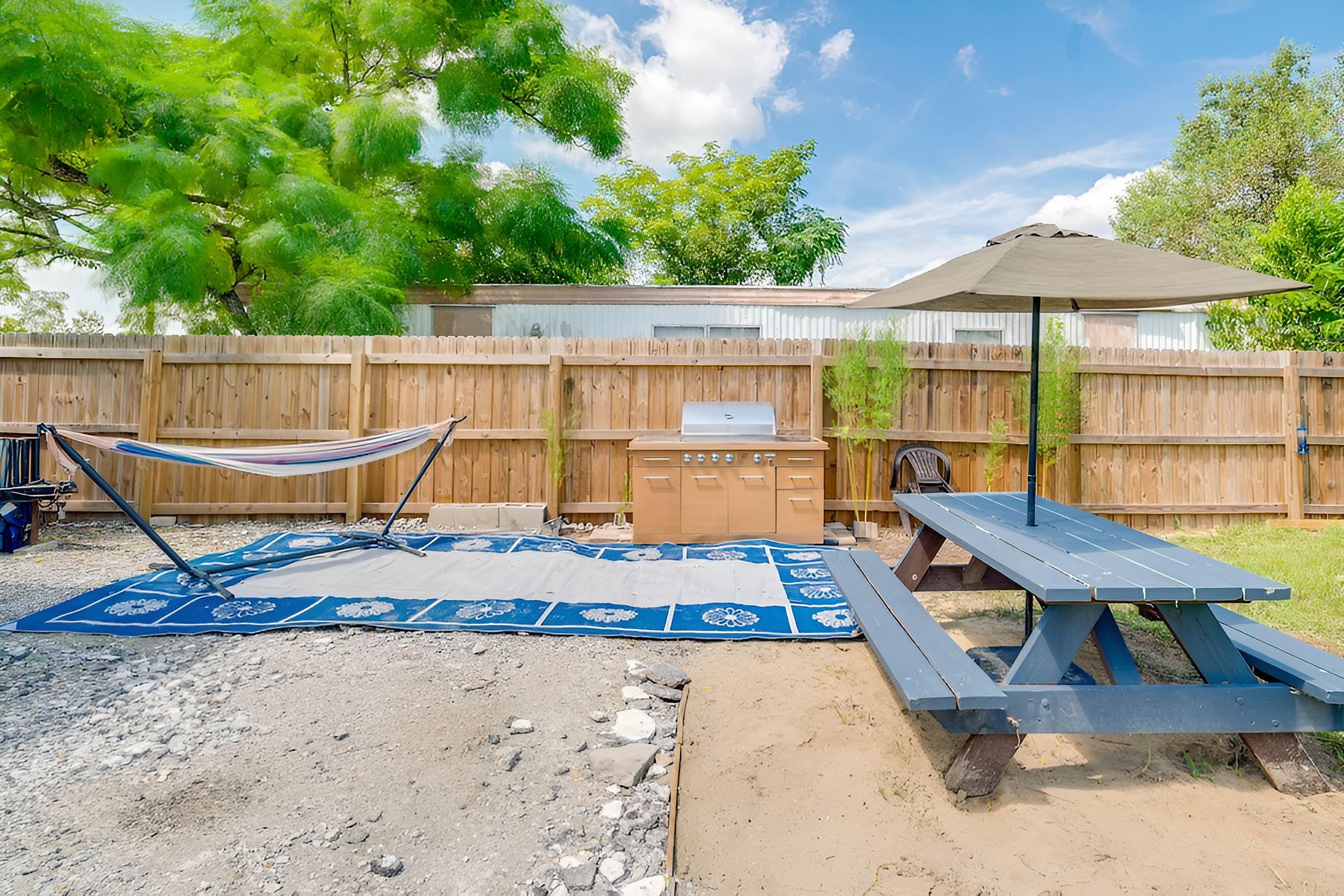 Brooksville Home w/ Fenced Yard - 14 Mi to Coast! view 2