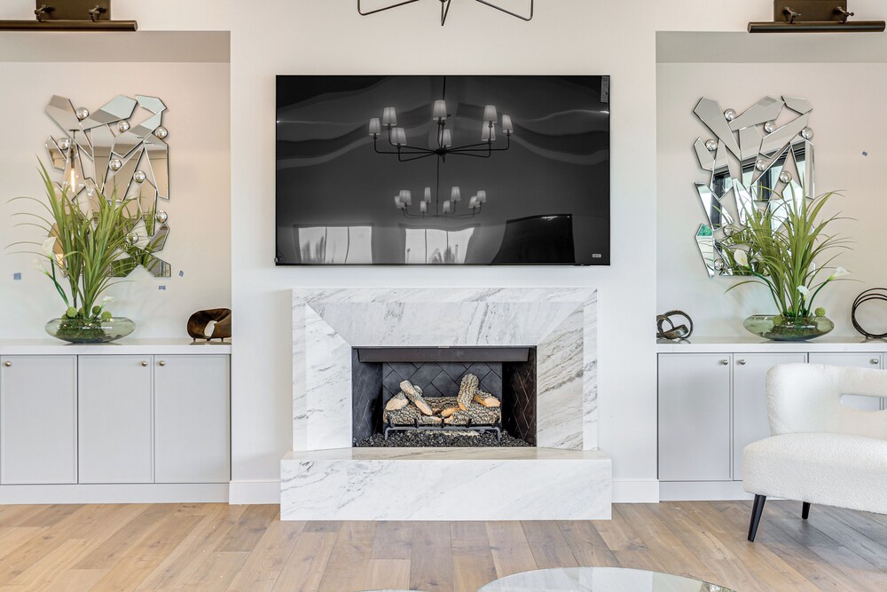 Near Golf - Gem w/ Funished Patio in Chandler!