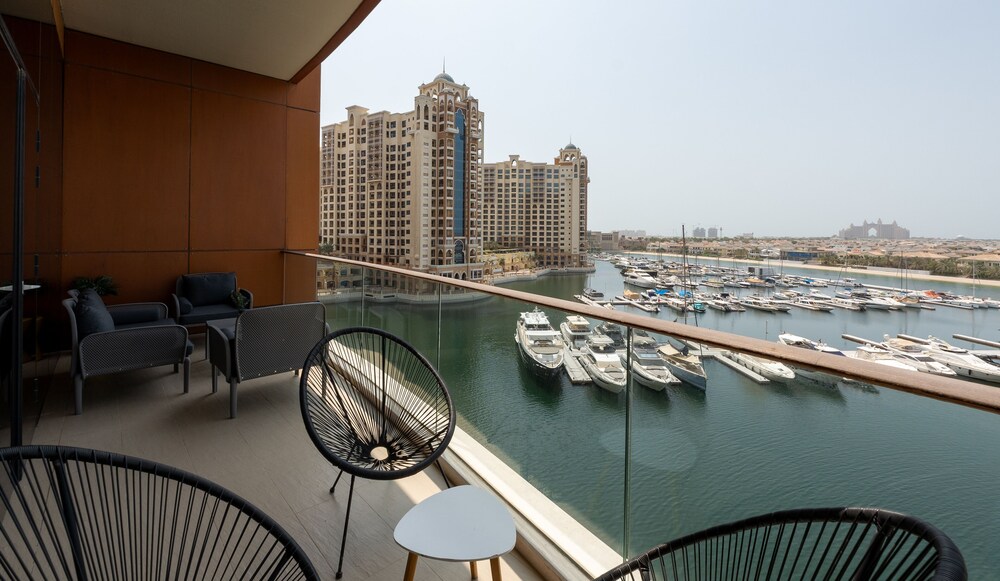 Tiara Residences - Mint Stay