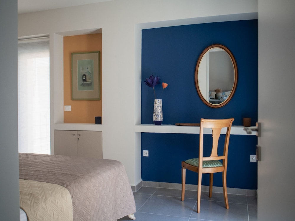 Elegant City Apartment - 250m From Solomos Square