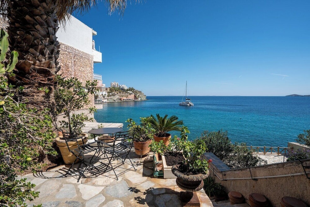 Seaside Neoclassical Property in Vaporia Ermoupoli