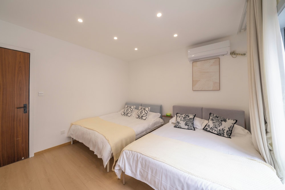 Book and Bed - Xujiahui