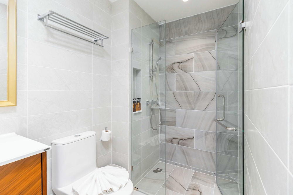 City1BR Condo Pool Gym C261