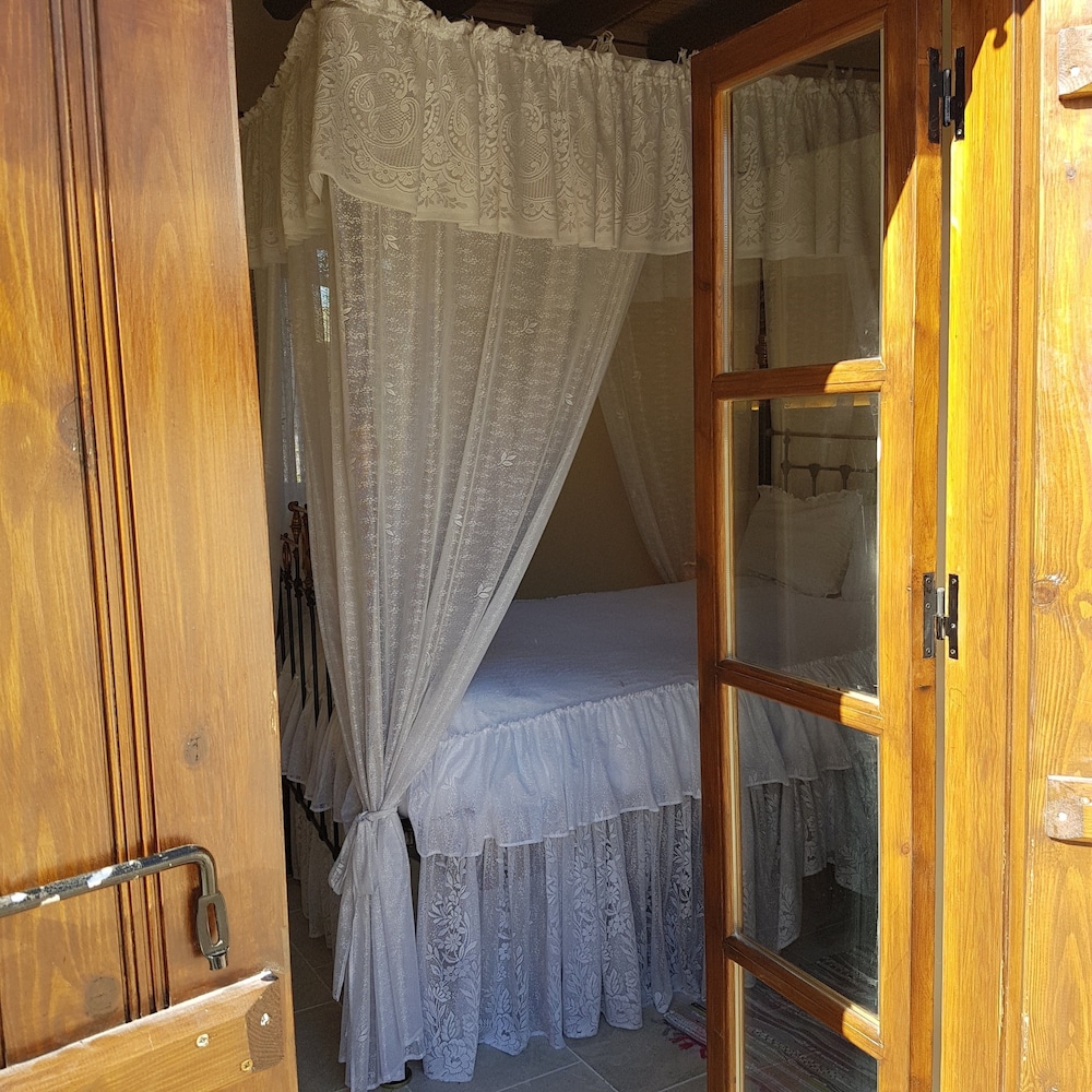 Olympia Traditional Houses view 3