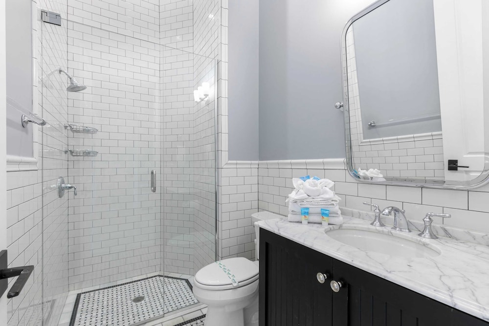 Marco Polo by Avantstay Waterfront 5bdr, Pool, Spa, Fire Pit, Walk to Beach