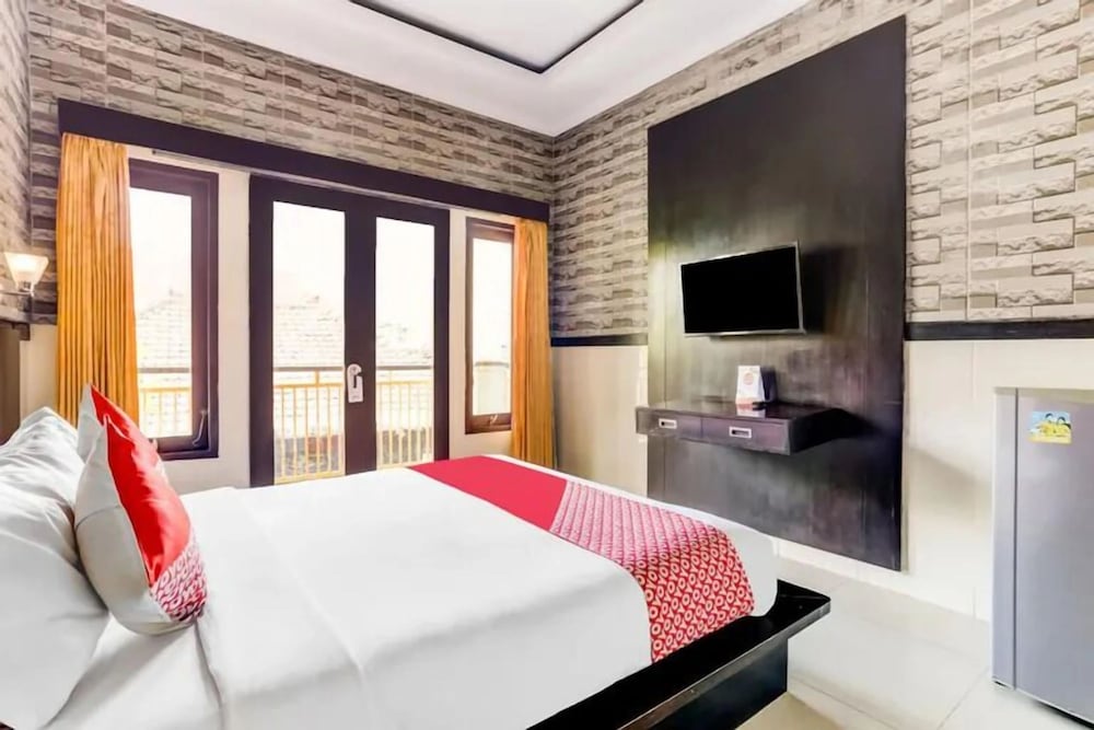 Antara Sunset Road, กูตา, อินโดนีเซีย - 12