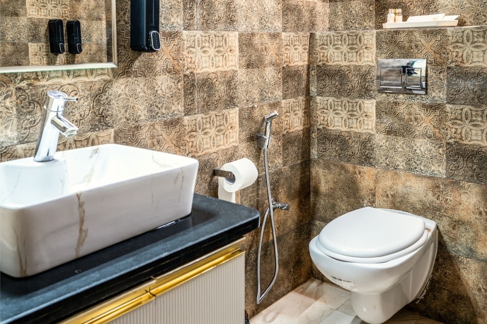Sunoraa Luxury Hotel And Spa