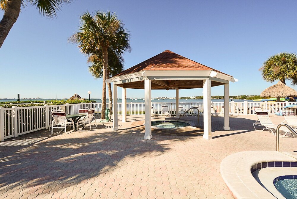 Bermuda Bay by Affordable Beach Condos