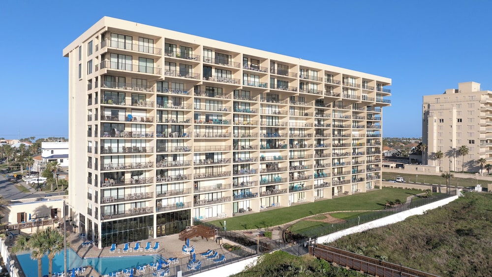 Beautifully Furnished Condo w/ Breathtaking Views