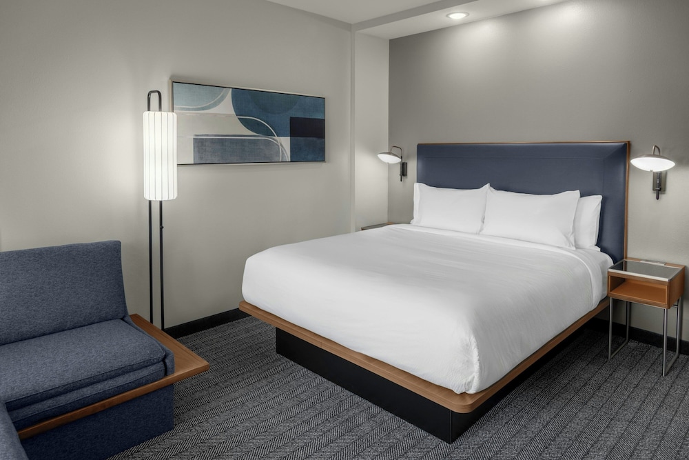 Courtyard By Marriott Sherman