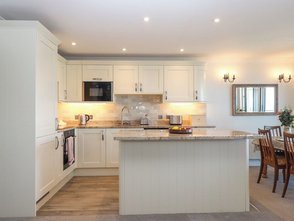 14 Burgh Island Causeway