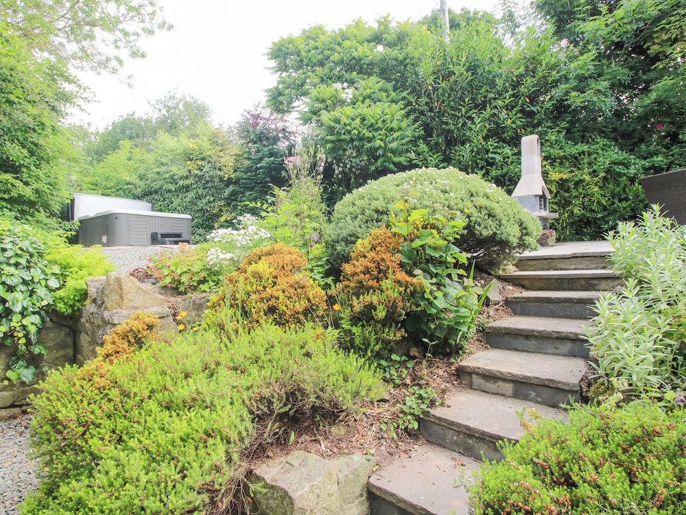 Wayside House