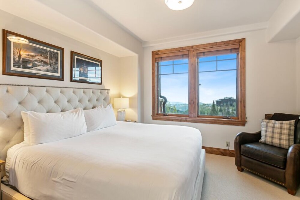Grand Lodge - 3 Bedroom Deluxe #407 - Ski-in/out 3 Condo