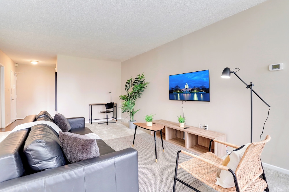 Modern Apartment with Top Amenities