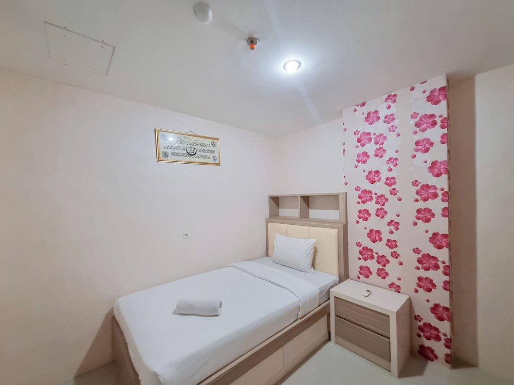 Elegant And Spacious 2Br Loft Green Park Yogyakarta Apartment