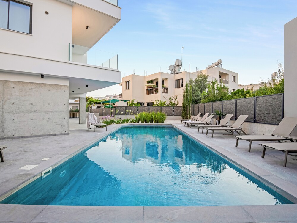 Sanders Olive Shared Pool Apartments