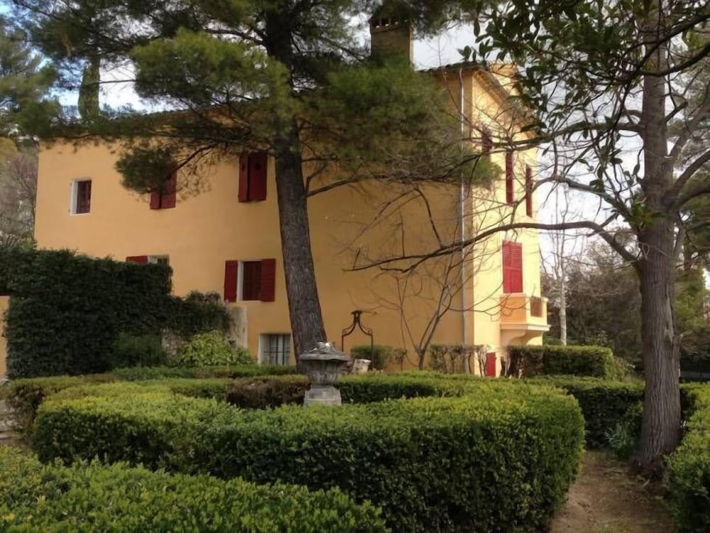 Villa Roumanille