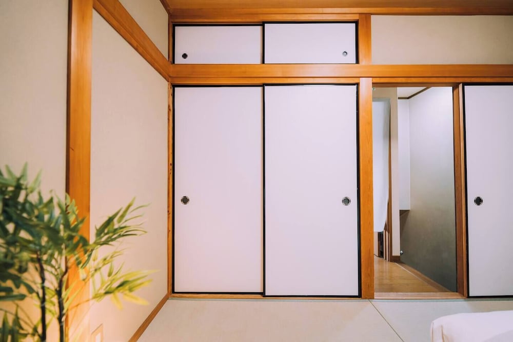5BDR 1.5BA Osaka Castle House