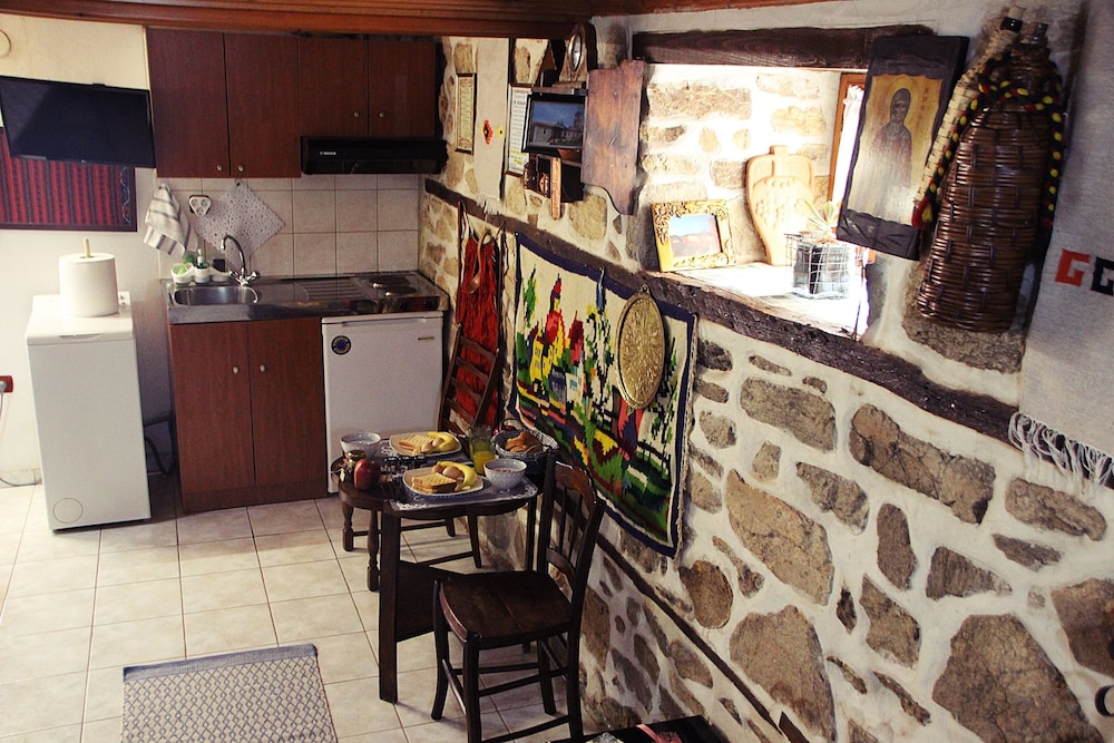 Aristotelis Traditional Guest House