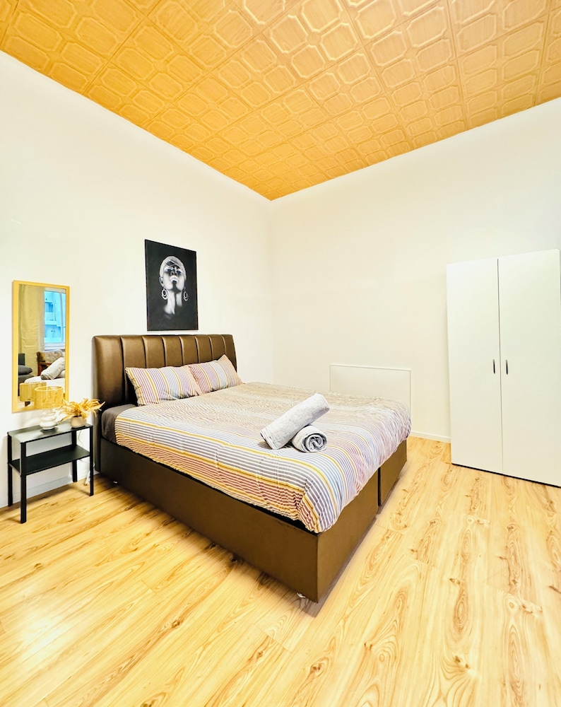 Comfy Studio Apt Near FAC Platz