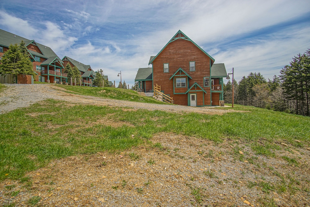 Camp 4 #21: 2 Bedrooms, 2.5 Baths: Slope Side, Gas Fireplace