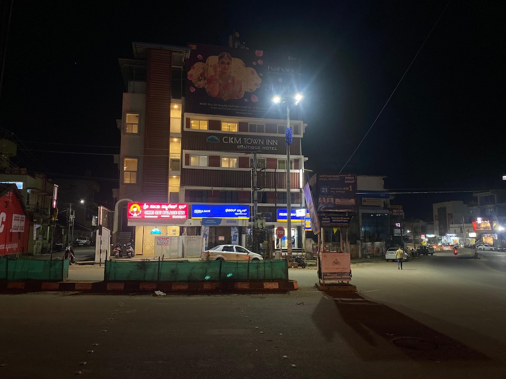 Shri Sai Palace inn