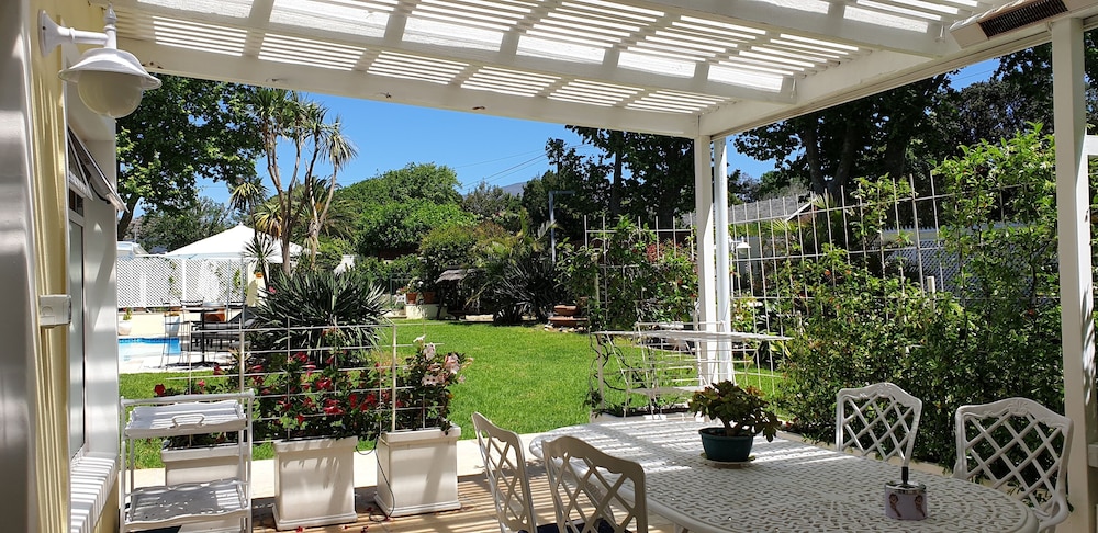 Constantia Cottages