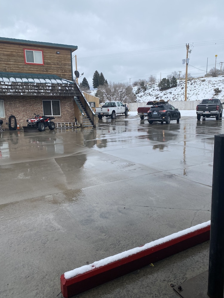 Rustic Inn Motel