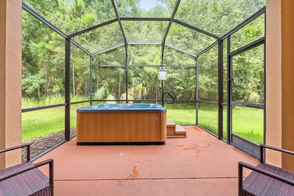 Pet Friendly 4 BR With Hot Tub
