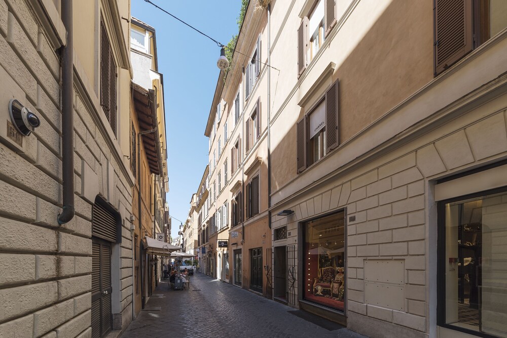 Piazza di Spagna Stylish Flat