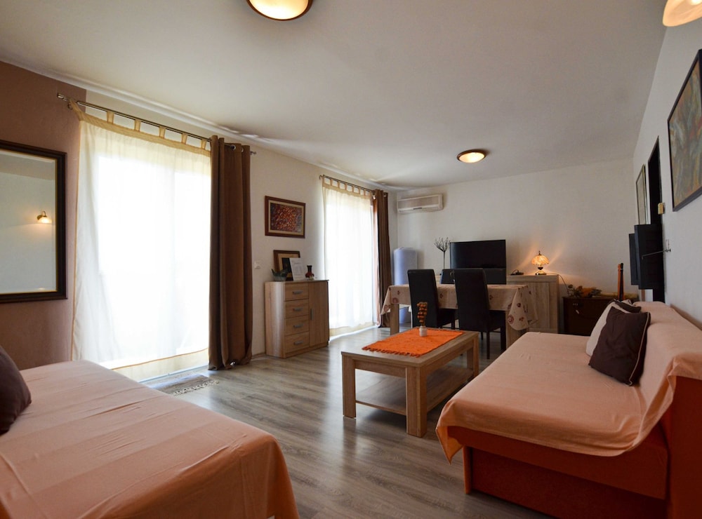 Classic and Elegant Rovinj Apartments With Balcony