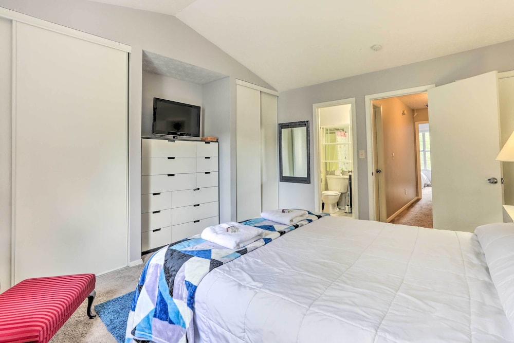 Norcross Townhome ~ 18 Mi to Dtwn Atlanta!