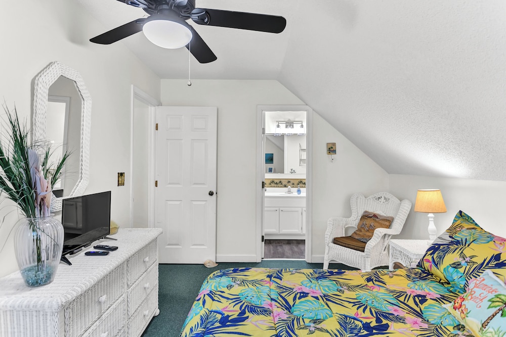 Just Beachy Spartanburg by Carolina Retreats