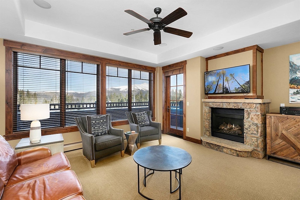 Crystal Peak 2 Bedroom Condo at Peak 7