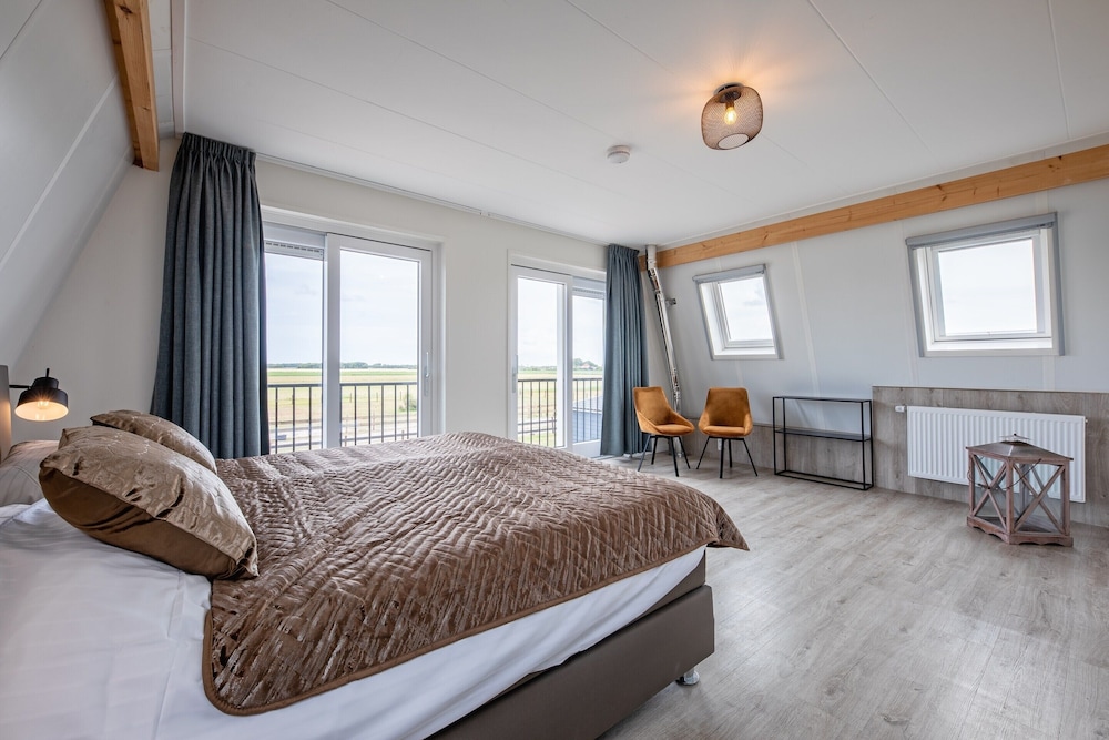 2 Cosy Homes With Wellness Garden