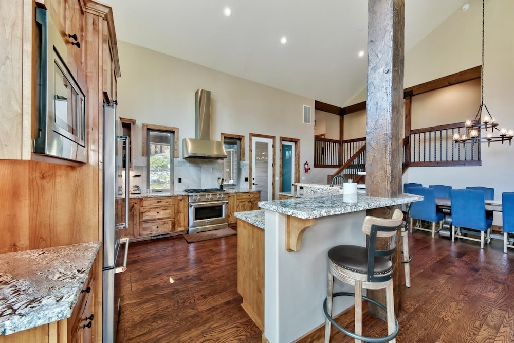 1008c Mountain View Retreat 5 Bedroom Home