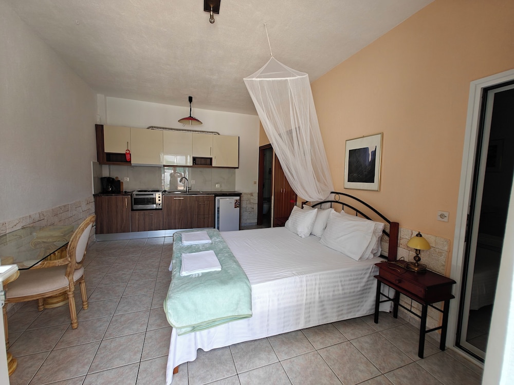 Villa Askamnia and Suites view 5