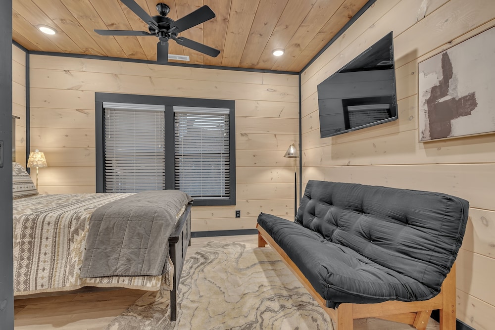 Pigeon Forge Large Cabins