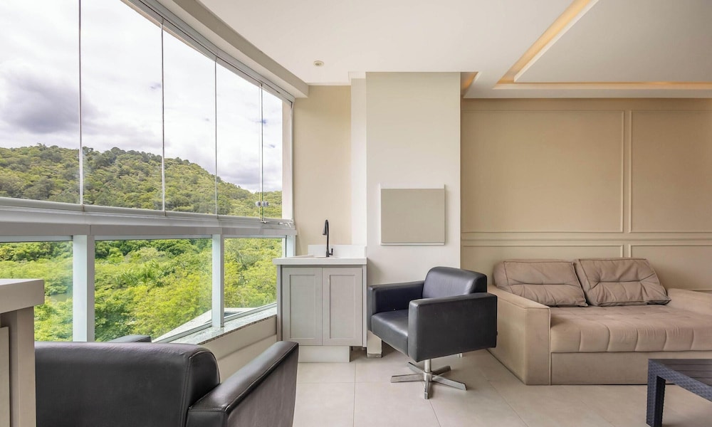 Your Complete Stay Just Minutes From the sea in BC Stls