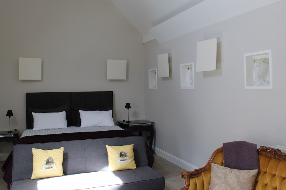 Toadhall Rooms