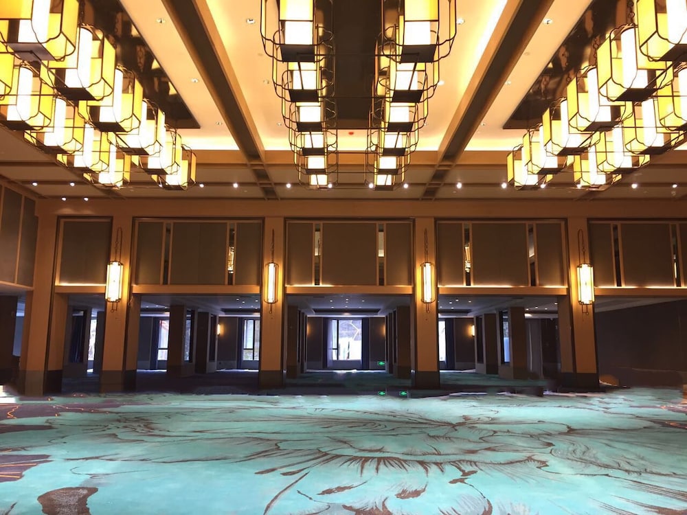 The Lucid Resort